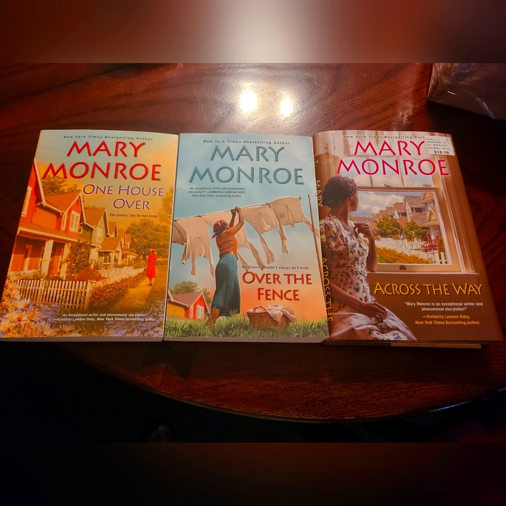 Books - Picture 3 of 3